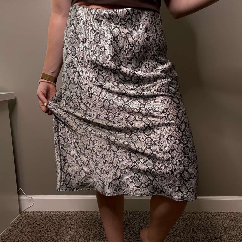 Chelsea28 Black and Gray Snake Print Midi Skirt - Picture 1 of 4